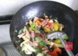 三色彩椒溜肉片的做法图解17