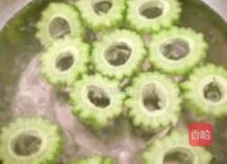 果丹皮酿苦瓜的做法图解3