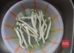 冬瓜条煸海鲜菇的做法图解2