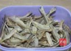酱香小鱼干的做法图解1