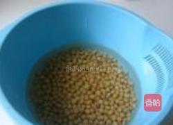 黄豆猪手煲的做法图解3