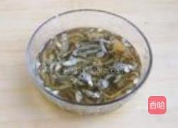 香辣小鱼干的做法图解4