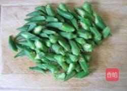 鱼柳炒秋葵的做法图解2
