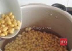 咸猪头肉炖黄豆的做法图解4