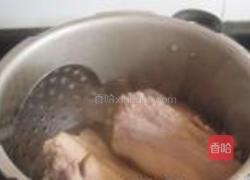 咸猪头肉炖黄豆的做法图解5