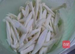 鲜菇肉丝茄汁面的做法图解3