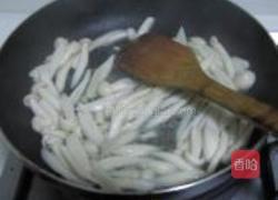 鲜菇肉丝茄汁面的做法图解7