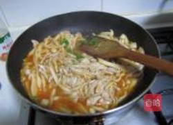 鲜菇肉丝茄汁面的做法图解14