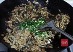 咸菜炒百叶的做法图解9