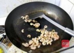 青豆玉米炒虾仁的做法图解7