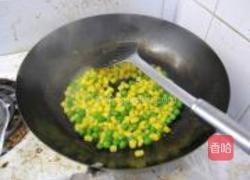 青豆玉米炒虾仁的做法图解8