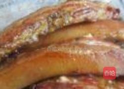 鲜黄豆炒腊肉的做法图解1