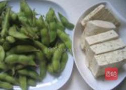 臭豆腐烧毛豆的做法图解1