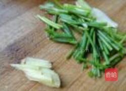 虾油草菇炒毛豆的做法图解4