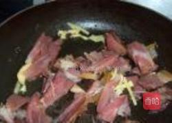腊味火腿炒蒜薹的做法图解6