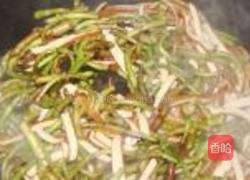 芦蒿炒干子的做法图解5
