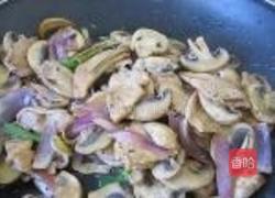 黑椒鸡肉片炒蘑菇的做法图解11