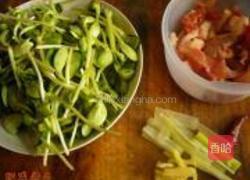 辣炒青豆芽的做法图解1