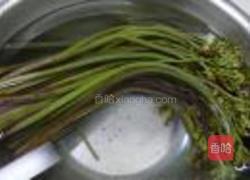 里脊炒蕨菜的做法图解4