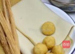 金汤豆腐鱼煲的做法图解1
