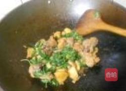 土豆炒鸡肉的做法图解7