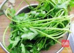 小芹菜鲜肉烧麦的做法图解1
