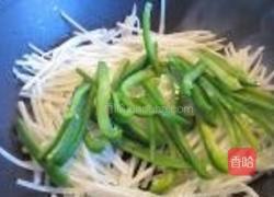 清炒土豆圆椒丝的做法图解6