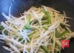 清炒土豆圆椒丝的做法图解7