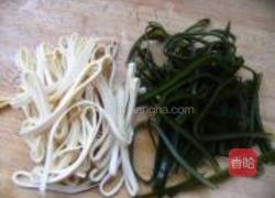 菌汤三鲜米线的做法图解2