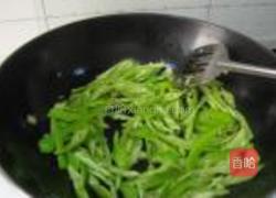 青椒熏香小鱼干的做法图解7