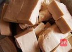 鱼头鱼骨豆腐汤的做法图解2