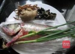 特色蒸鲈鱼的做法图解1