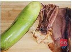 萝卜炒鱿鱼干的做法图解3
