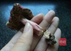 红菇鸭丝粥的做法图解2