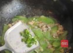 莴笋片炒花蛤肉的做法图解7