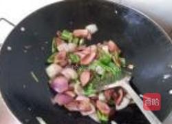 青椒洋葱炒腊肉的做法图解6