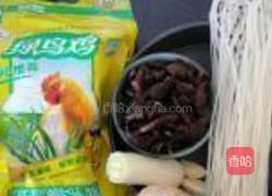 东北小鸡炖蘑菇的做法图解1