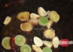 东北小鸡炖蘑菇的做法图解5