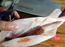 椒汁蒸鲈鱼的做法图解2