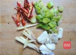 野生芦蒿炒肉丝的做法图解5