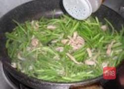 芦蒿炒肉丝的做法图解8