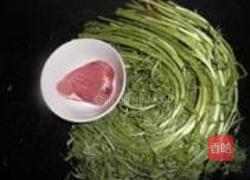 芦蒿炒肉丝的做法图解1