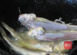 咸菜春笋烧小黄鱼的做法图解6