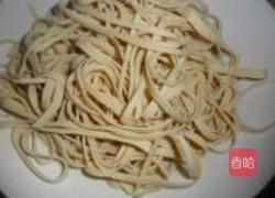 青椒炒豆腐皮的做法图解1