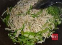 青椒炒豆腐皮的做法图解4