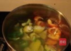 彩椒墨鱼卷的做法图解4