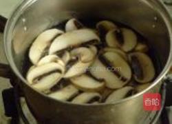 口蘑彩椒鸡腿披萨的做法图解8