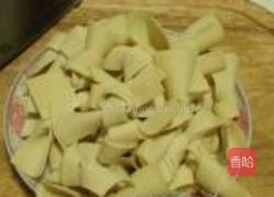 豆腐皮烧鸡块的做法图解3