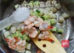 清爽马蹄炒凤尾的做法图解7