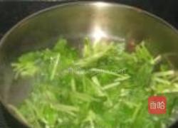 方腿肉炒芹菜的做法图解2